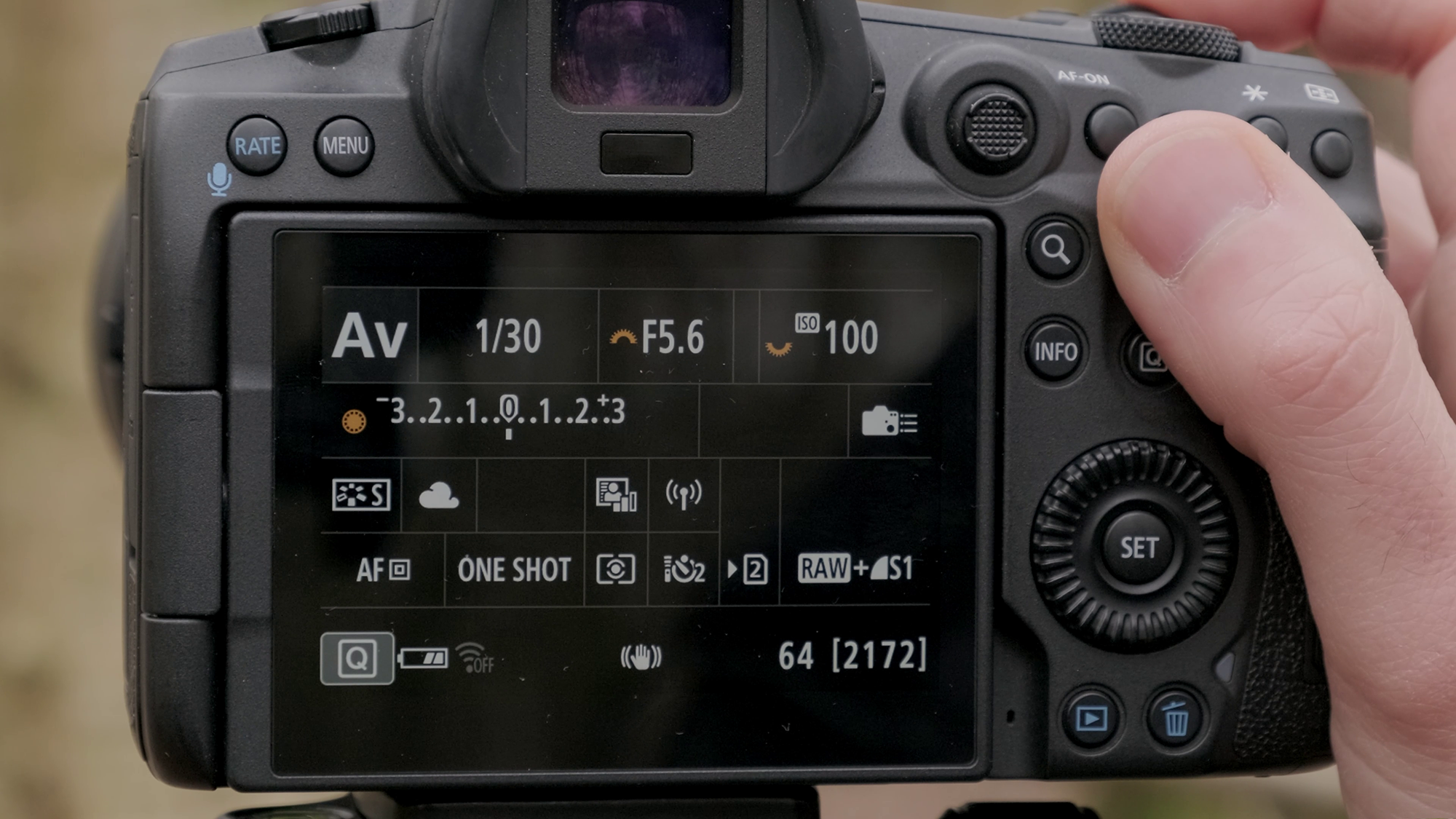 Canon RF 50mm f/1.8 vs RF 50mm f/1.2 Review & Comparison